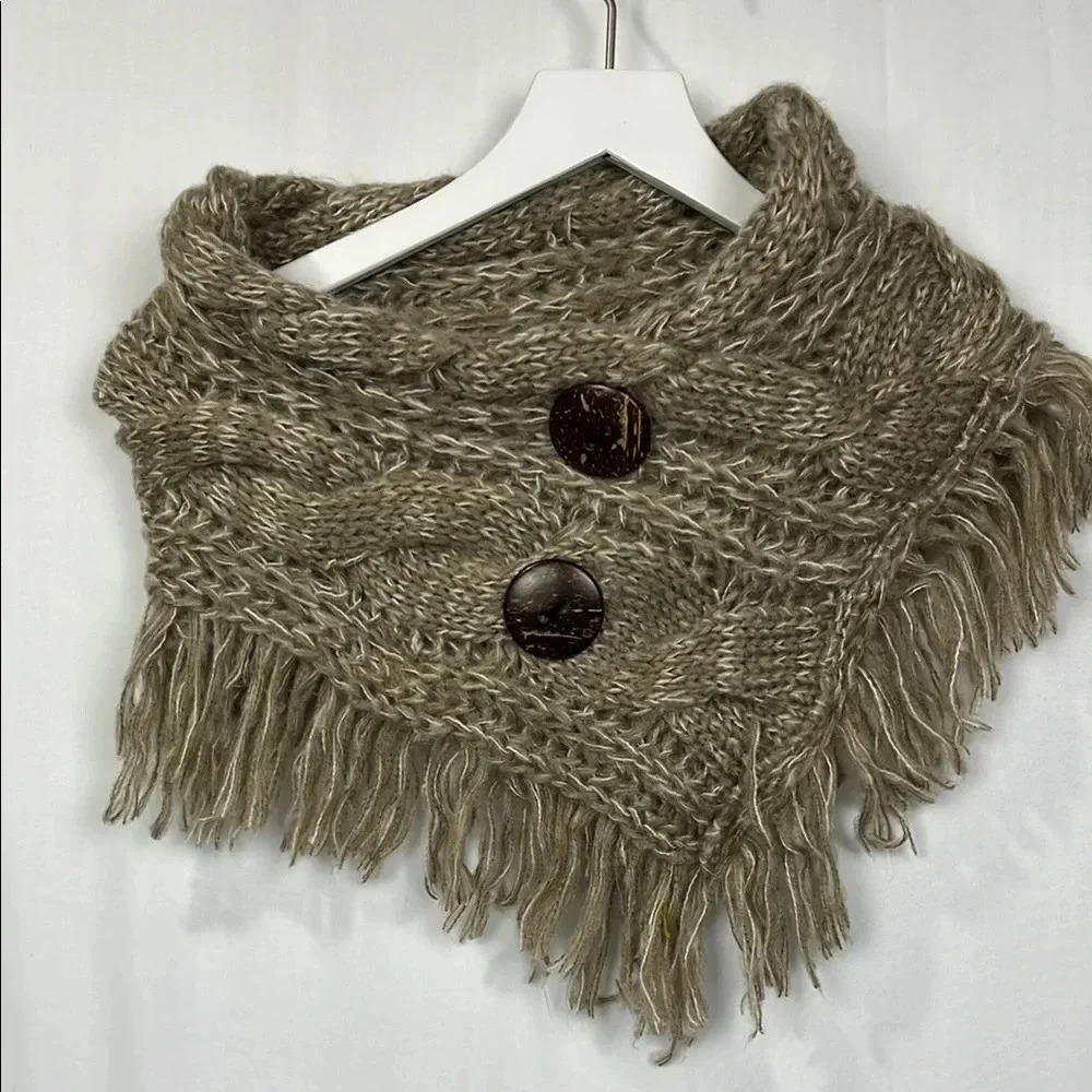 Neck warmer Light Brown Crossover Neckline Cable Knit Fringe Pullover Style EUC